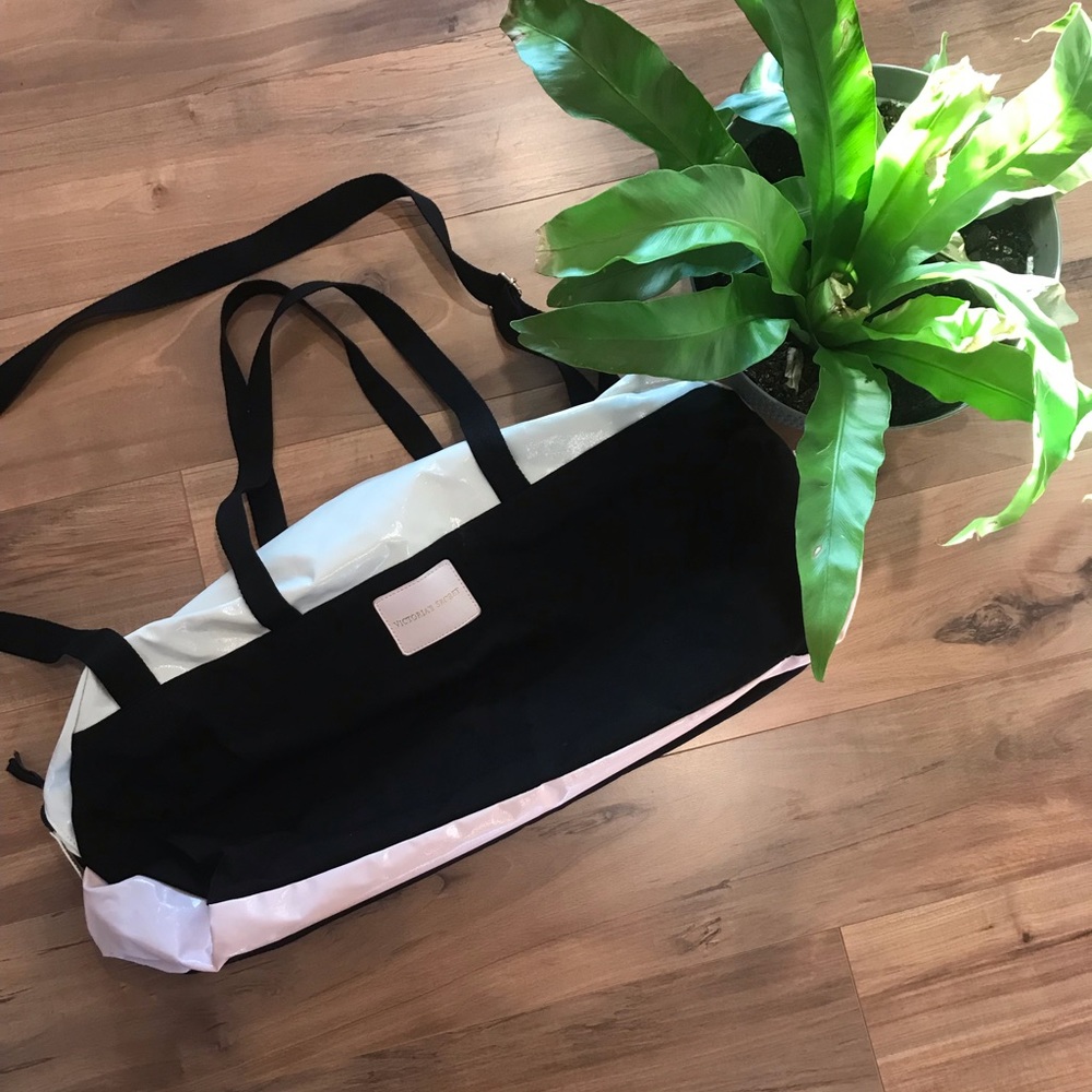 25% OFF BUNDLES Victoria secret duffle bag